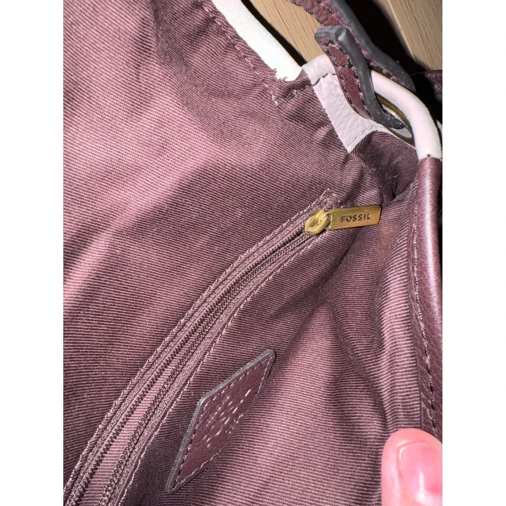 Fossil Crossbody Bag Women Burgundy Cream Pebbled Leather Flap Brass Hardware